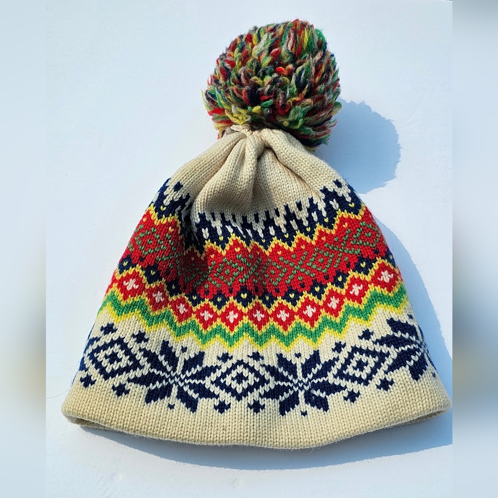 Vintage fair isle colorfull beanie with rainbow pompom